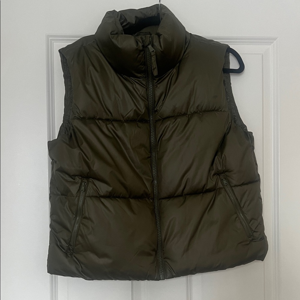 Women’s Old Navy Olive Green Puffer Vest - Picture 3 of 7